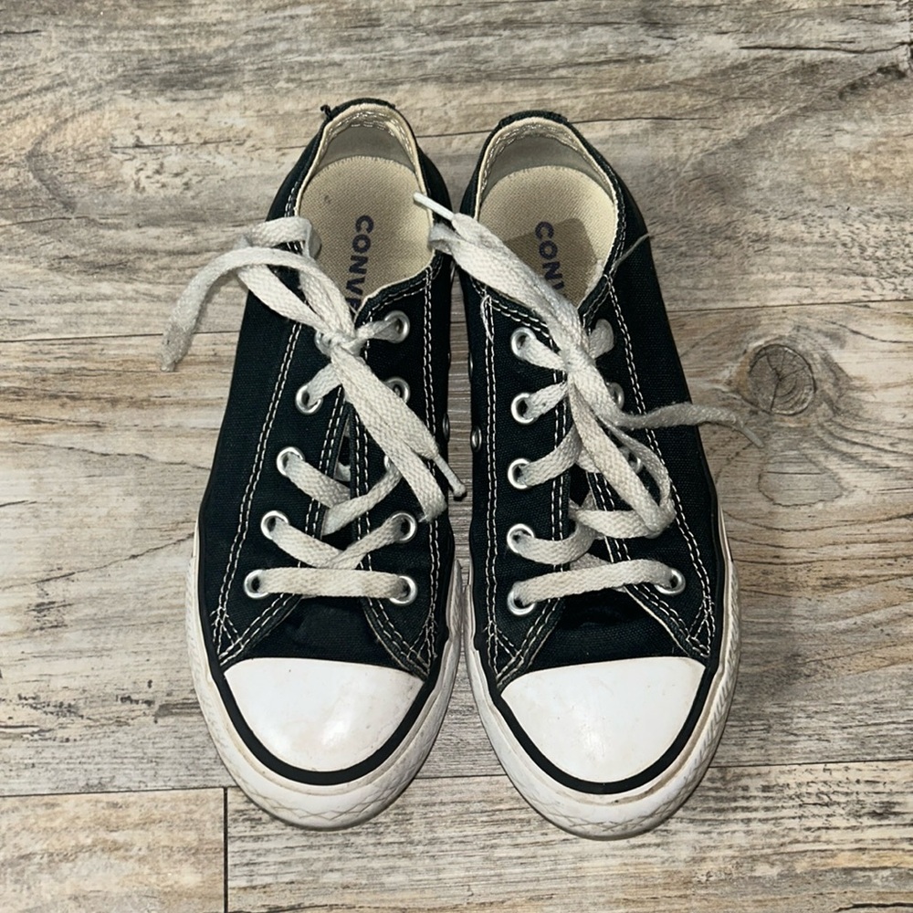 Kids converse